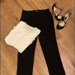 🌹 Black Straight Leg Pants 🌹